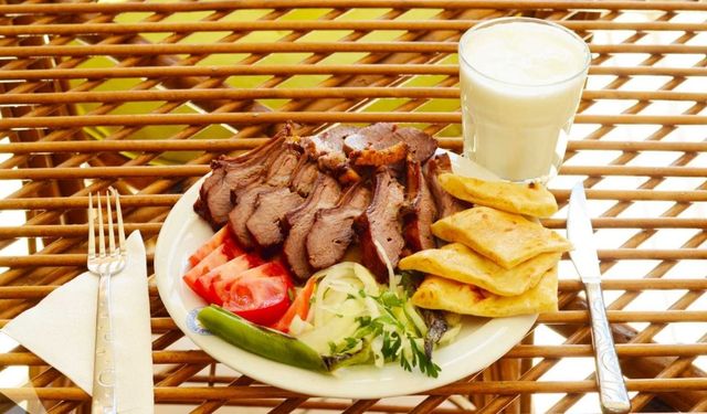 Yozgat’ın Meşhur Tandır Kebabı Sofraları Şenlendiriyor