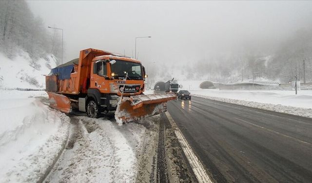 Kar Etkisini Sürdürüyor: Yozgat İl Sınır Yolları Ulaşıma Kapanmaya Devam Ediyor!
