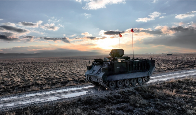 Türkiye'nin İlk :Elektrikli Zırhlı Personel Taşıyıcısı E-ZPT Görücüye Çıktı