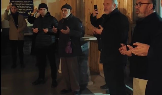 Sarıkayalı Umreciler Dualarla Uğurlandı