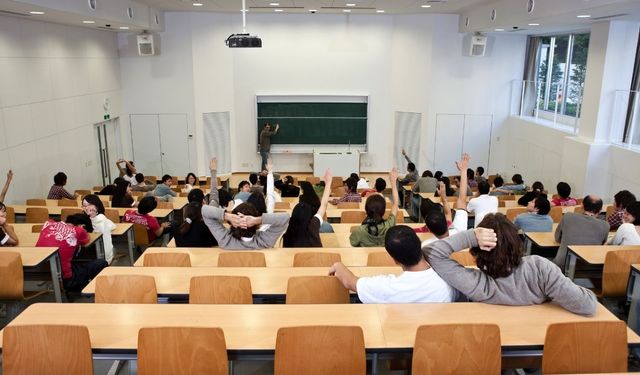 Üniversitelerde Yeni Düzenleme: Artık 3 Yılda Bitecek!