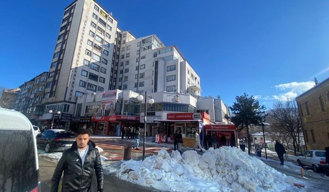 Yozgat Abide İşhanı’nda Bıçaklı Kavga: Bir Kişi Yaralandı