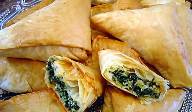 Ispanaklı Yozgat Böreğinin Lezzet Sırrı: Pastırmalı İç Harç