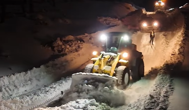 Yozgat'ta Kar Kalınlığı 1 Metreye Ulaştı: Ekipler 7/24 Çalışıyor