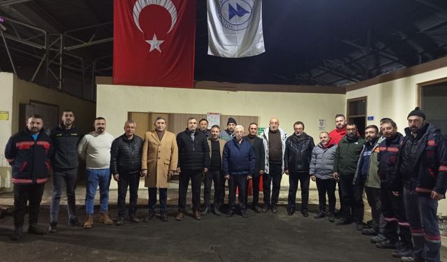 “Yeniden Refah’tan Karla Mücadele Eden Belediye Personeline Gece Ziyareti”