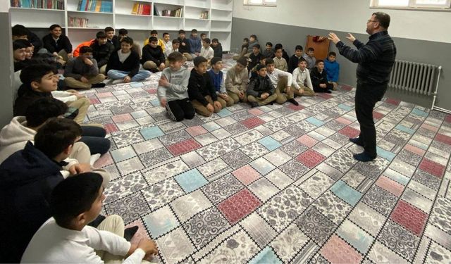 Yozgat’ta Öğrencilere Ramazan Sohbeti ve Eğitim Programı Düzenlendi