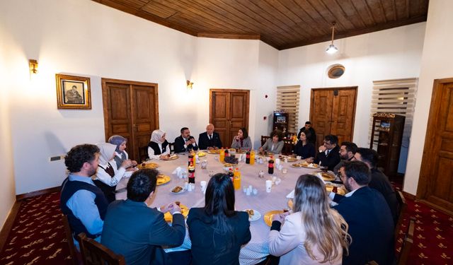 Akdağmadeni'nde İftar Programında Kurum Temsilcileri Bir Araya Geldi