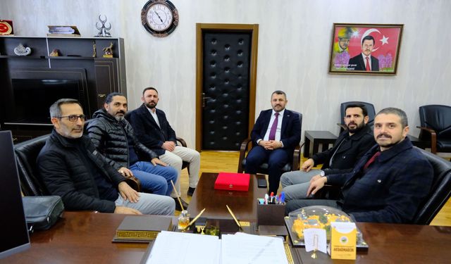 Akdağmadeni’nde Eğitime Destek Vurgusu: Başkan Yalçın’a Plaket