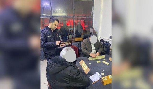 Akdağmadeni'nde Narko ve Okul Çevresi Denetimi: 41 Şahıs Sorgulandı