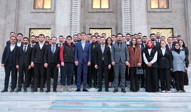 AK Parti Yozgat Gençliği Meclis’te Moral Depoladı