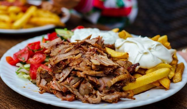 Bakanlık Tek Tek Açıkladı: Marketlerde Satılan Dana Dönerde At ve Eşek Eti!