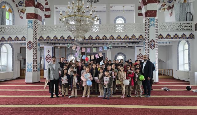 Ramazan’da Anlamlı Buluşma: Minik Kalplere Kur’an Hediyesi