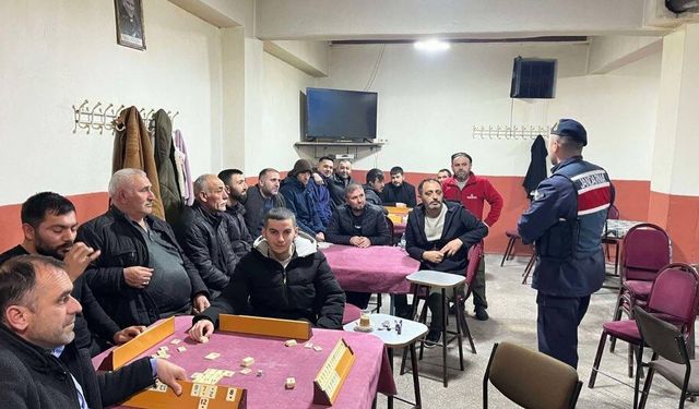 Çayıralan'da Jandarma Bilgilendirmeye Devam Ediyor