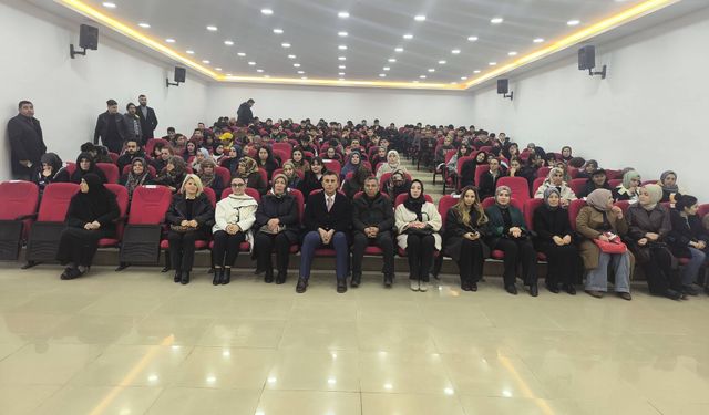 Kadışehri'nde AK Teşkilat'tan Önemli Bilgilendirme