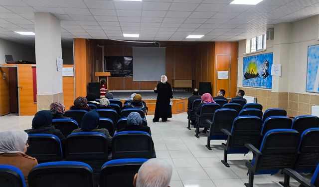 Sarıkaya'da Velilere Yönelik Değerler Eğitimi Seminerleri Düzenlendi