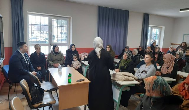 Sarıkaya'da Velilere Yönelik Değerler Eğitimi Semineri Düzenlendi
