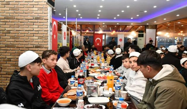 Sorgun'da Öğrenciler Kaymakamla İftarda Buluştu