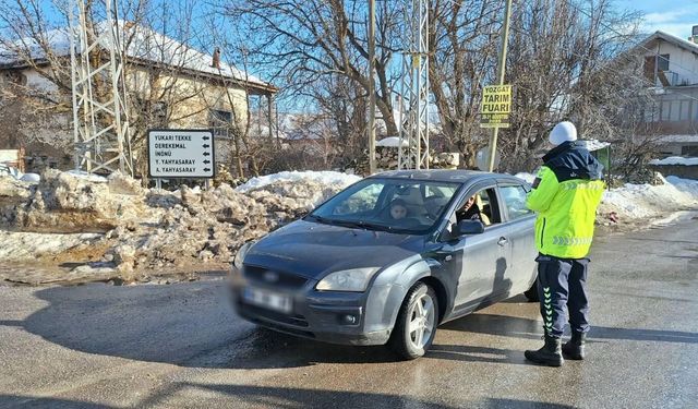 Yozgat'ta Denetimler Devam Ediyor: Araçlar Men Edildi!