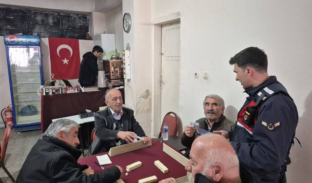 Yenifakılı'da Jandarma Sahaya İndi, Bilgilendirmeler Başladı