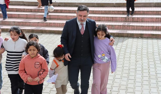 Yerköy’de Başkan Fatih Arslan’dan Ramazan’da Anlamlı Kitap Hediyesi