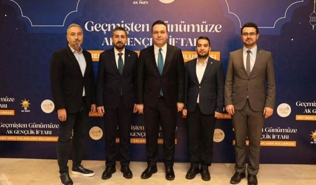 AK Parti Yozgat Gençliğinin Ağabeyleri İftarda Buluştu