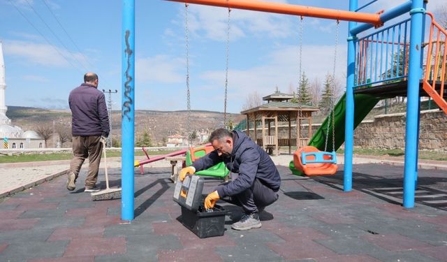 Akdağmadeni’nde Parklar Bahara Hazırlanıyor: Bakım Çalışmaları Hız Kazandı