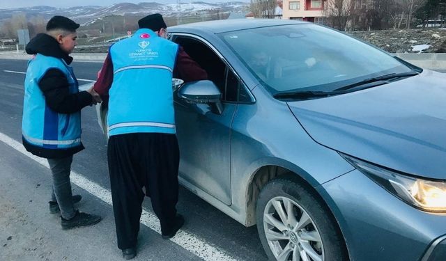 Akdağmadeni'nde Yolculara ‘İftara 5 Kala’ Sürprizi