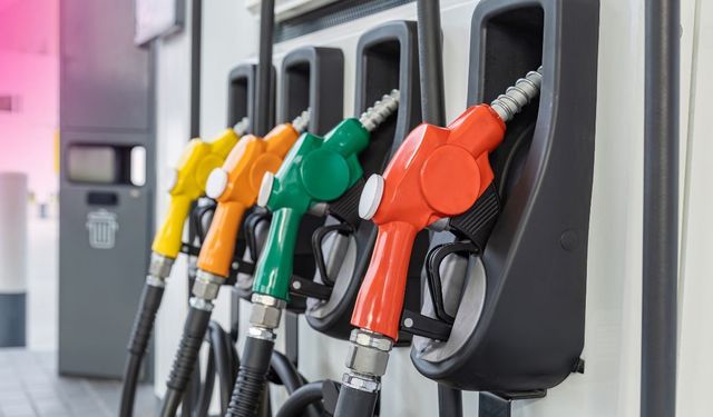 Benzin Alırken Sakın Bu Hataya Düşmeyin: O Sesten Sonra Bırakın