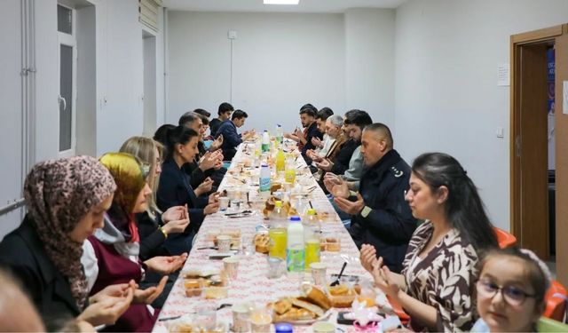 Çekerek’te Protokol ve Öğrencileri Buluşturan İftar