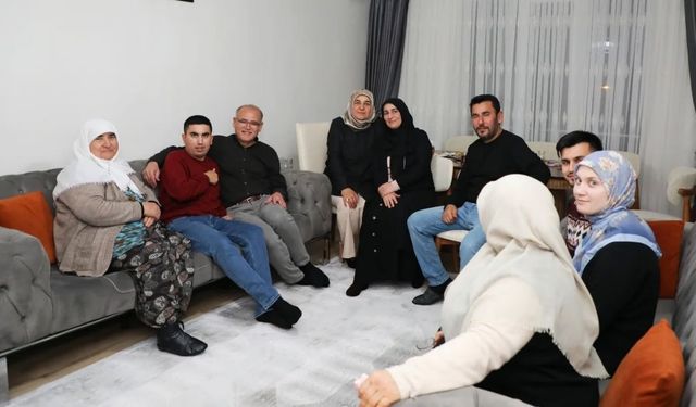 Çekerek’te Ramazan Geleneği Sürüyor: Başkan İnce’nin Samimi Ev Ziyaretleri