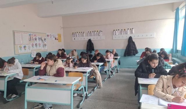 Kitap Kurtları Yozgat’ta Yarıştı: 1000’den Fazla Öğrenci Ter Döktü