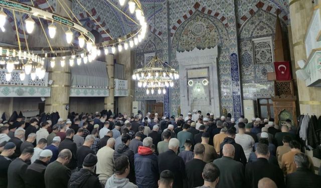 Yozgat Sarıkaya’da Enderun Usulü Teravih Namazı Cemaatten Yoğun İlgi Gördü