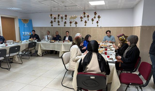 Sarıkaya'da TDV'nin İftar Programında İlahiler Gönüllere Dokundu