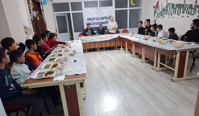 Yozgat'ta Gençlere Özel İftar: Manevi Atmosfer Öne Çıktı