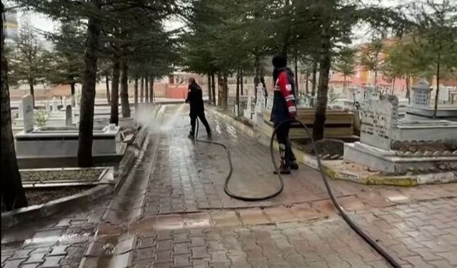 Yozgat Sarıkaya'da Mezarlıklar Ziyarete Hazırlandı