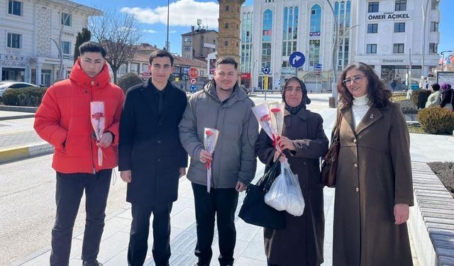 Yozgat’ta Dikkat Çeken 8 Mart Etkinliği: Şehir Merkezinde Kadınlara Anlamlı Jest