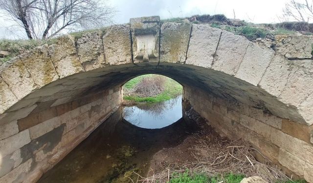 Yozgat’ın Gizli Hazinesi: Tarihi “Ak Köprü” Zamana Direniyor