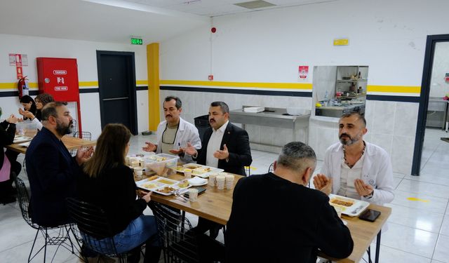 Yozgat'ta Başkan Emekçilerle Aynı Sofraya Oturdu