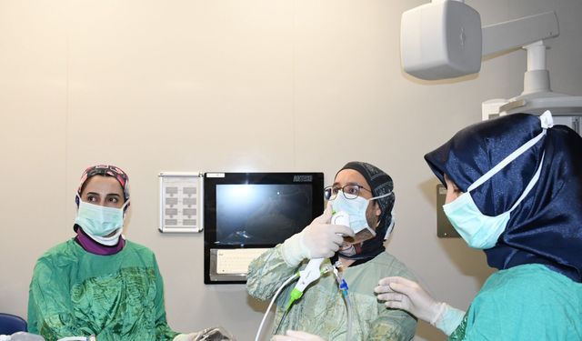 Yozgat’ta Dev Böbrek Taşı 5 Mm’lik Kesiyle Alındı