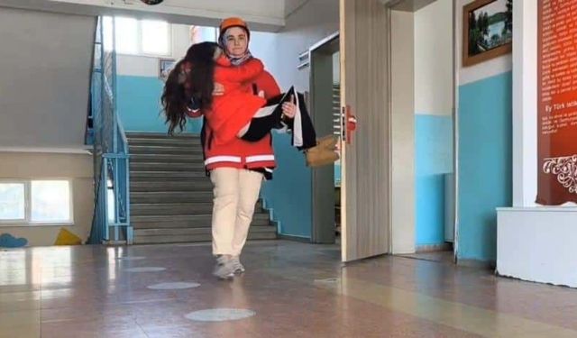 “Çök-Kapan-Tutun” Sahnede: Yozgat’ta Gerçeği Aratmayan Tatbikat