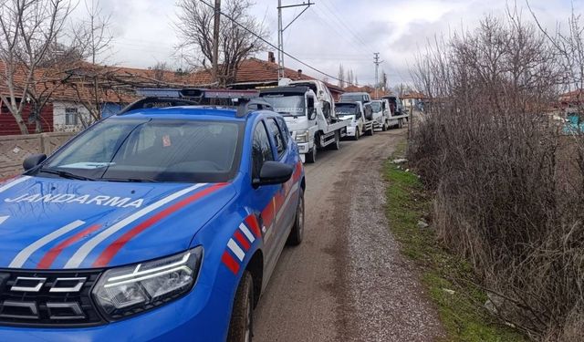 Yozgat’ta Eş Zamanlı Operasyon: Çalıntı Araç Ticareti Deşifre Edildi