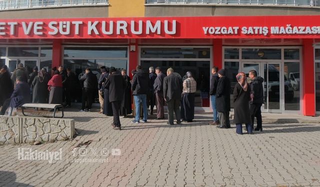 Soğuk Hava Engel Olmadı: Yozgat’ta Ucuz Et İçin Sabahın Köründe Kuyruk