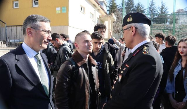 Yozgat’ta Gençlere Yön Veriliyor: Mesleki Tanıtım ve Güvenlik Eğitimi Verildi