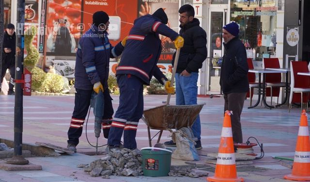 Yozgat’ta Kaldırımlar Tamir Edildi : Lise Caddesi’nde Dikkat Çeken Düzenleme