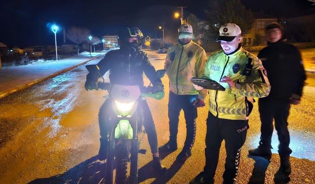 Yozgat Sarıkaya’da Gece Denetimi: Emniyet Ekipleri Sahadaydı