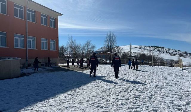 Yozgat'ta Okul Çevrelerinde Jandarmadan Tam Zamanlı Güven!