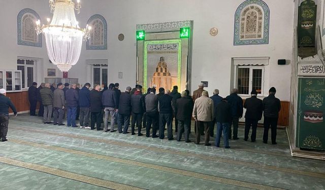 Yozgat’ta Sabah Namazı Buluşmaları Yoğun Katılımla Devam Ediyor