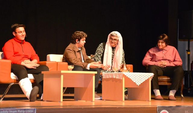 Yozgat'ta Tiyatro Oyunu Büyük Beğeni Topladı