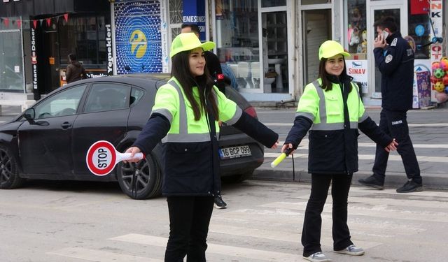 Yozgat Trafiğinde Öğrencilere Canlı Ders