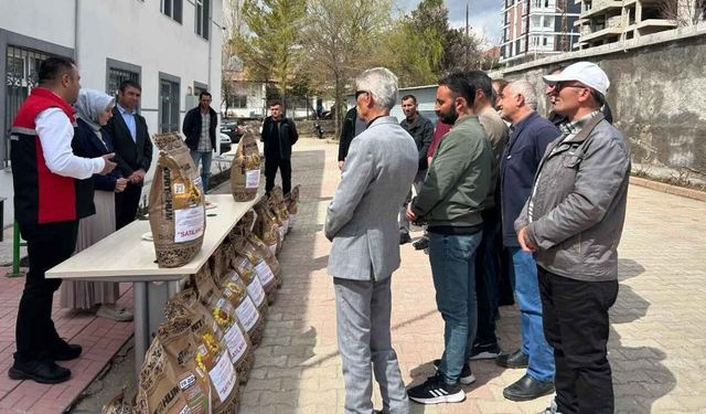 Çayıralan’da Çiftçilere Ayçiçeği Tohumu Desteği Verildi